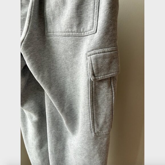 Aritzia TNA Gray Cozy Fleece Mega Cargo Oversized Sweatpant - Size XS - Picture 8 of 11